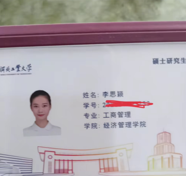 太牛了！女民兵李思颖阅兵回家仅半天,母亲就宣布其新身份，恭喜