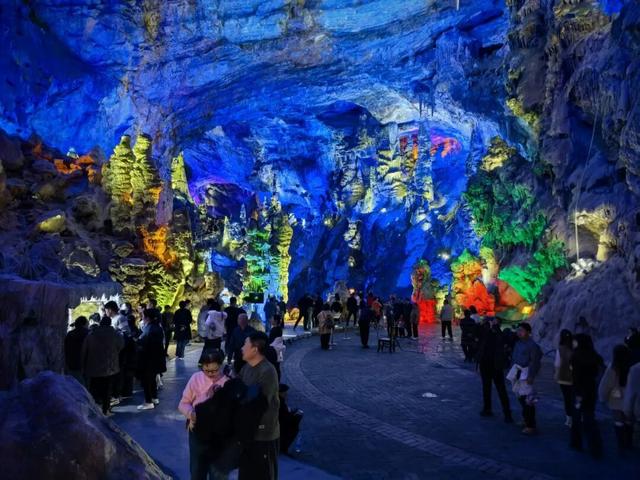 人人人我人人人……武都人气爆棚！