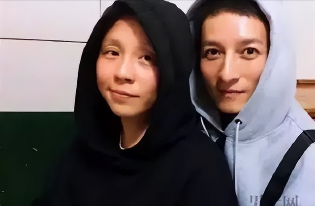 从主持人到"精神病"，49岁无妻无子的李维嘉	，给不婚人士提了个醒