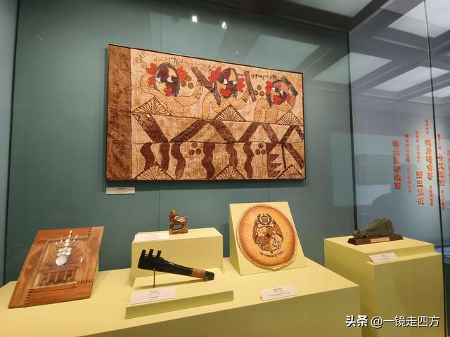 在北京的中央礼品文物管理中心看“一国一物一风情”展览