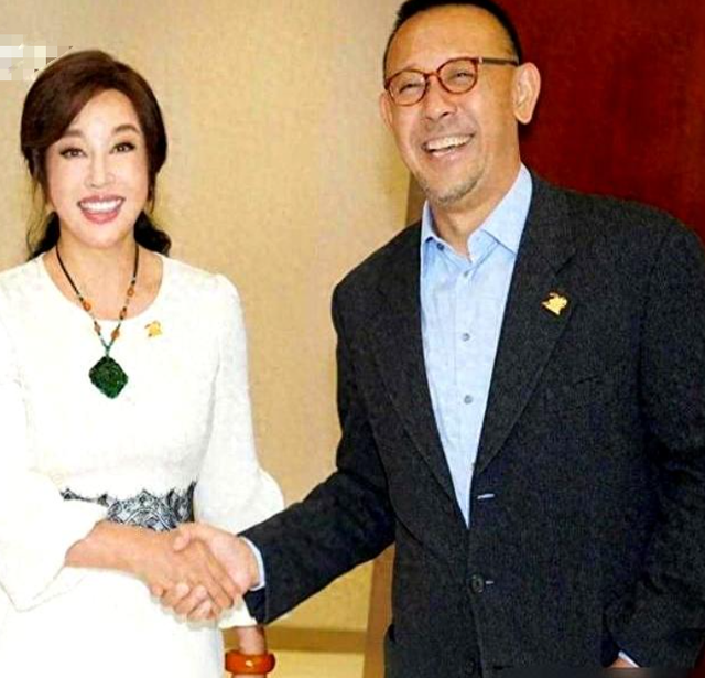 前后仅隔11天，75岁刘晓庆再次迎来好消息，终究她还是跨出这步