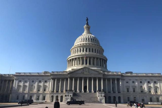 中方代表团抵美，美媒放出消息，美财长通告政府	，不许对中国强硬