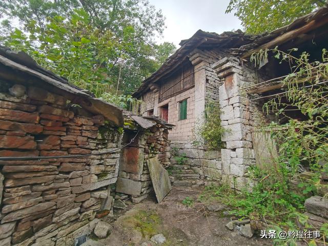 偏远乡野中寻找一个古寺遗址，探险一个深邃溶洞