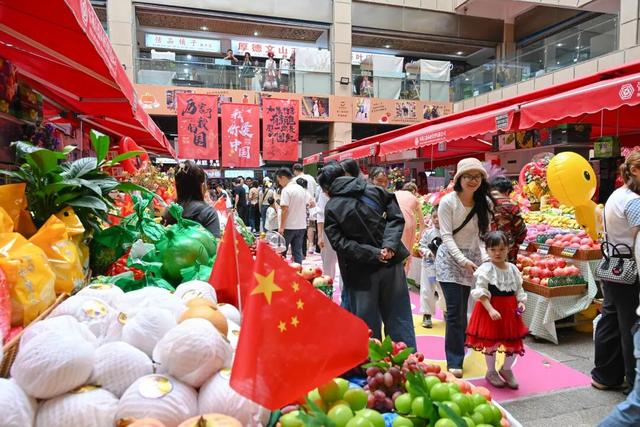 国庆，弥勒这个菜市场火了！