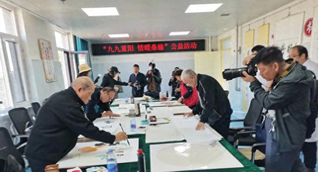 情满金秋迎重阳 文化养老暖人心