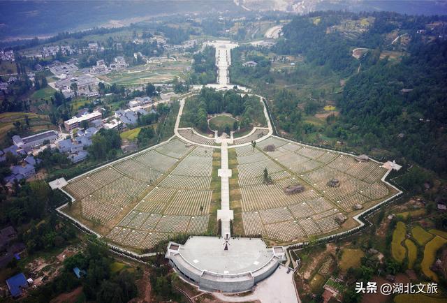 湖北出发！一键解锁“中国红叶第一山”，巴中送你一场秋日限定浪漫