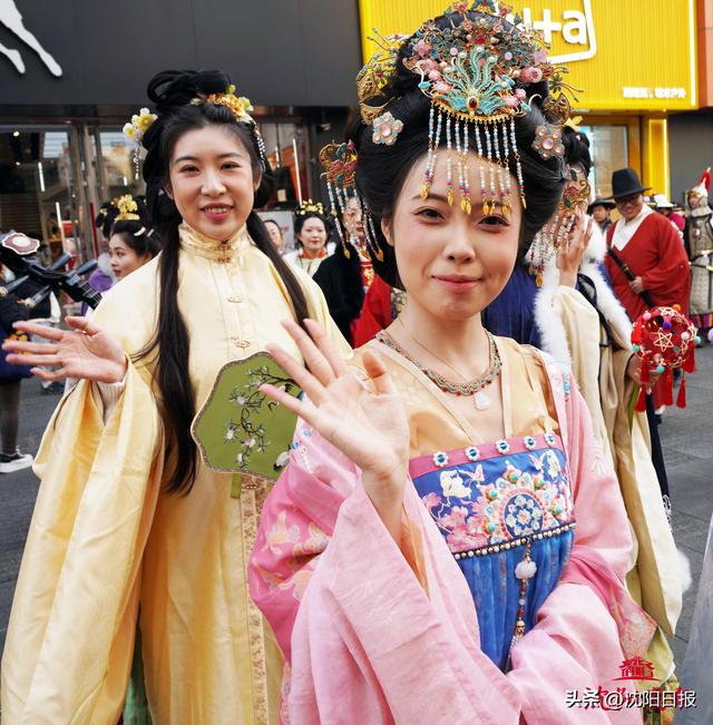 这波古风热潮太惊艳！沈阳汉服节启幕，千年风华点亮中街