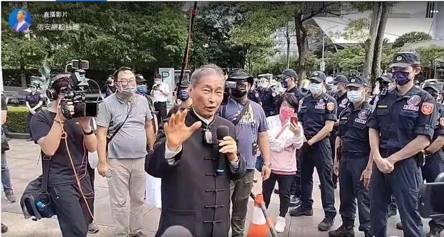 台湾黑帮大佬张安乐：终结蒋家王朝，为台湾和平统一立下汗马功劳
