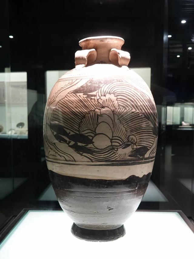 河北磁县，磁州窑博物馆笔记，那些白地黑花的枕头会讲故事