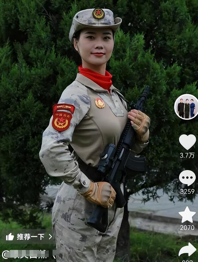 女民兵李思颖阅兵回家后仅半天，又官宣新身份，太牛了，全网恭喜