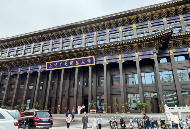 去了趟青海西宁，真心建议：不要随便去西宁，除非你有一个好胃口