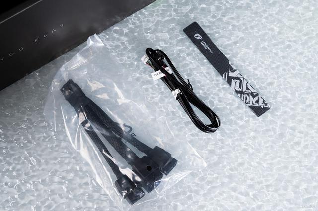 iGame RTX 5090 D v2火神显卡评测：凌厉方正硬汉！性能依旧能打！