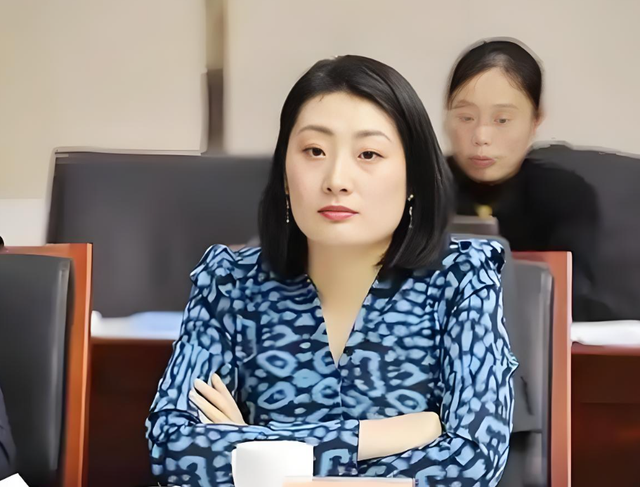 娃哈哈老员工爆料：杜建英被除名，宗馥莉早在二十年前已有准备！