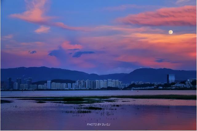 洱海生明月
