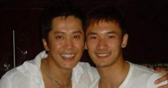 他8次上春晚，作死被捕入狱，今54岁无人问津，老搭档也断了联系