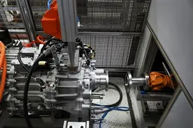 魏建军亲自试驾长城重卡半挂车图片