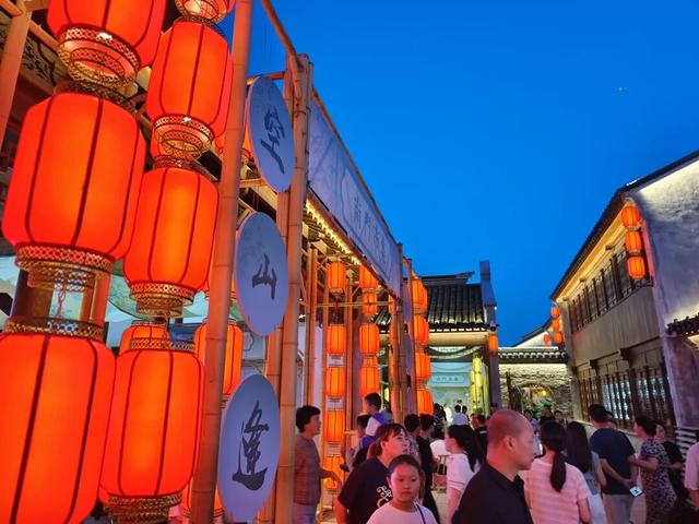 人人人！忠义老街火热出圈