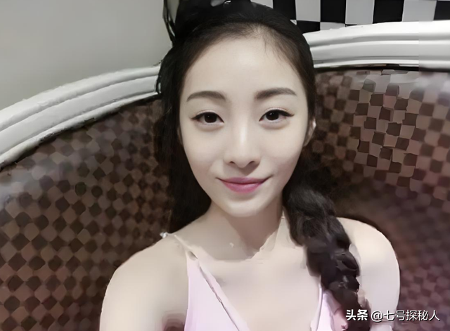 2018年，买英国优质男精子，生3个混血娃的山东女孩，如今怎样了
