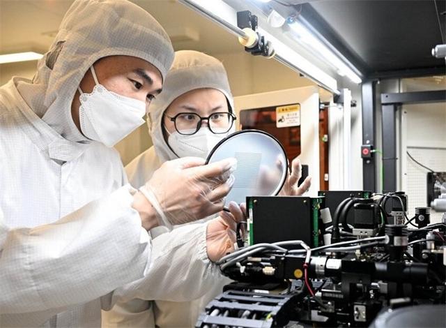 特朗普不想中国一家独大，联合8国推出新计划	，要废掉中国的王牌