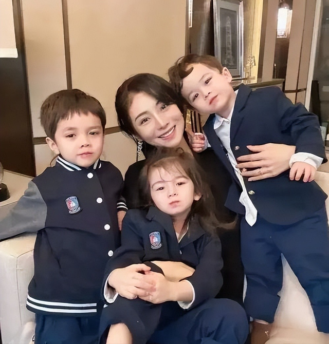 “买英国精子生3娃”的山东女人	，8年后现状曝光！如今她后悔不？