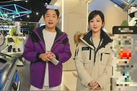 杨紫零下20度光腿直播，两条腿被冻成血色，反遭全网嘲讽攻击！图片
