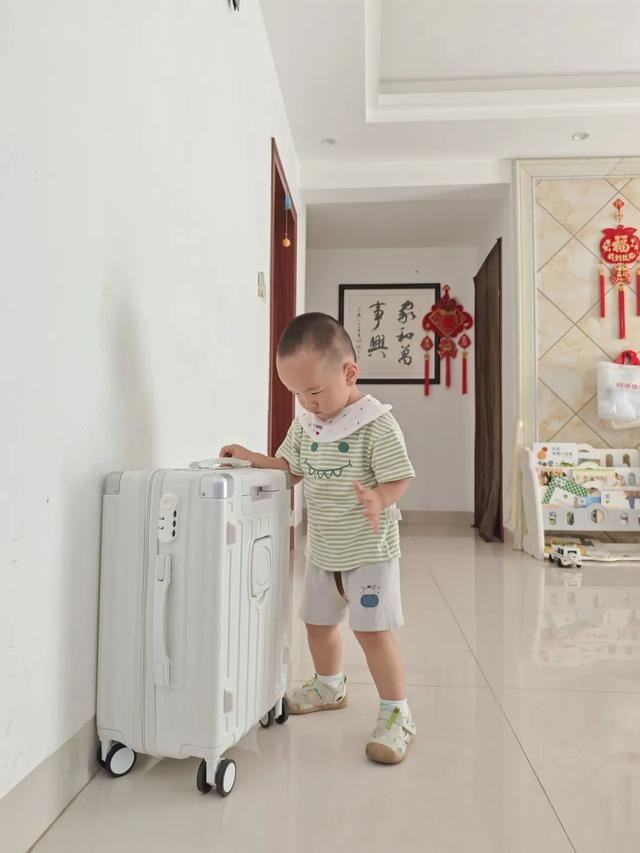 泑泑两岁丨打开这个世界新的一页
