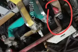 电工如此不作为，站在领导的角度，这次不是电工背锅 是真的该罚！图片