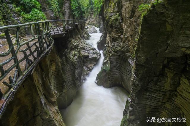 别只盯着武当山了！湖北这3个冷门景地，才是真正的胜境！