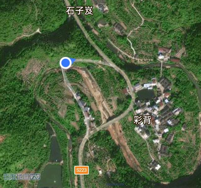 松口到蕉岭福建上杭的要道上，被荒废的清代石拱桥五星桥