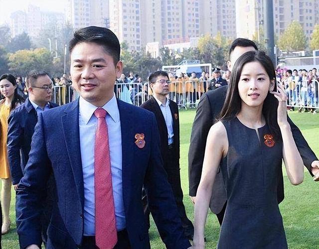 不装了！婚变传闻仅10天，31岁章泽天高调官宣喜讯，终于等到这天