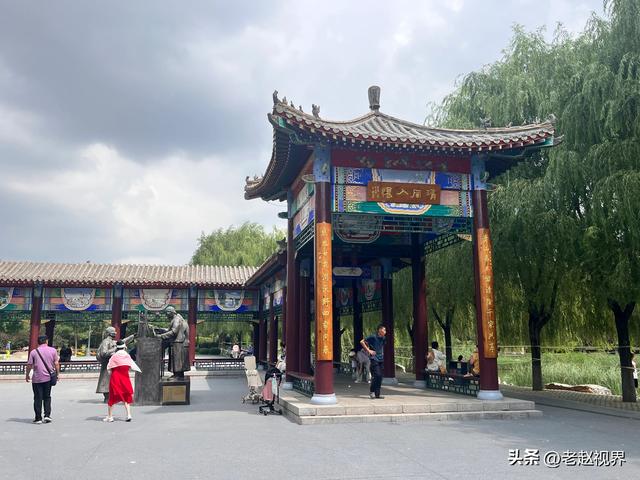 漫步呼和浩特草原丝路文化公园，沉浸式感受丝路文化的古今对话！