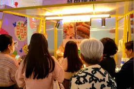 台湾青年点赞大陆夜市，祖国给我们的印象很好，想来这里发展图片