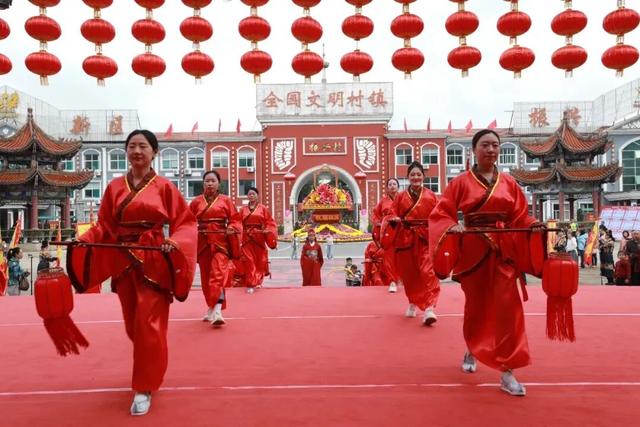 这个国庆，振兴小镇“好热”！