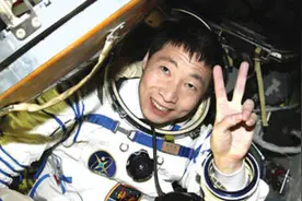 杨利伟在太空听到“敲门声”，13年后谜底被揭开，多亏他当时冷静图片