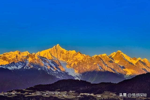 春风吻过杏花唇，谁的心事随柳絮飞？往事如烟，爱恨都在三月飘