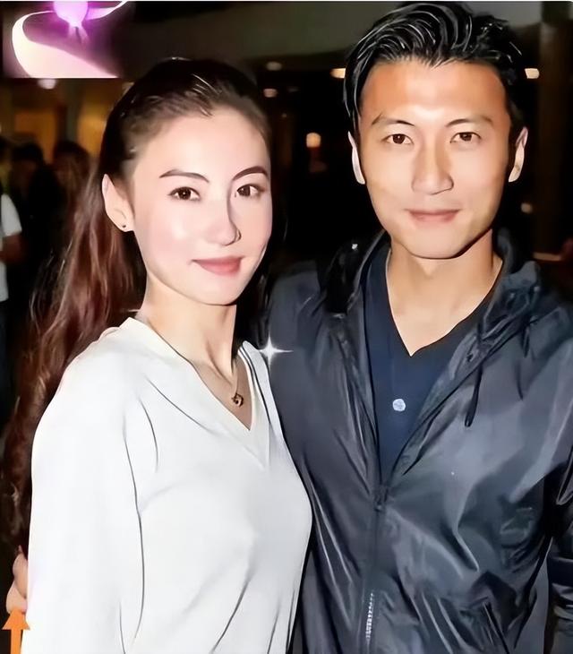 谢霆锋也没想到，张柏芝会因阅兵当天的一特殊举动，实现口碑暴增
