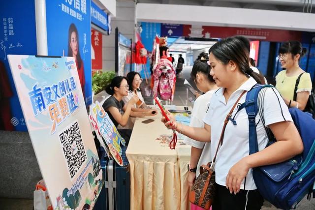出站即穿越！南安文旅“闪”进泉州动车站！