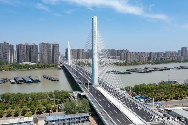 华设设计集团大桥设计研究院副院长、泗阳桃源大桥总设计师曹伟星