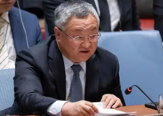 14票赞成，中方弃权，安理会最终通过决议，解除对叙利亚总统制裁