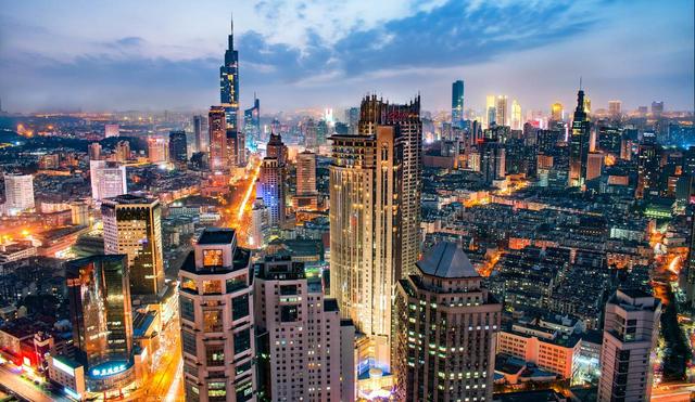 我国首个被撤销的直辖市，曾是六朝古都，今成知名旅游城市