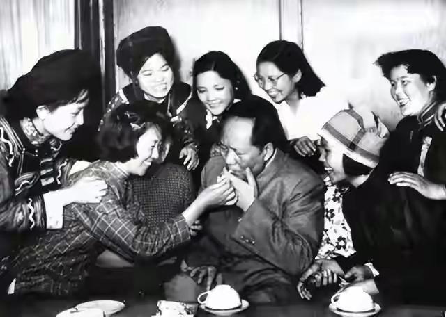 虽然毛主席享年83岁，保健医生却说：其实毛主席不具备长寿条件