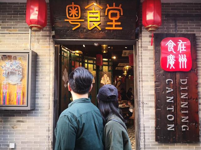 一夜之间，成千上万的小餐饮老板，仿佛约好了一样，集体“醒”了