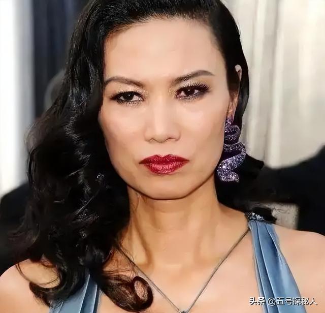 睡完首富睡总统！从厂妹到顶级名媛，捞金268亿的她，到底凭啥？