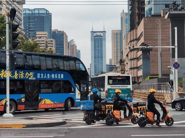 中国第一大民企诞生：营收1.15万亿，超过阿里华为，员工近100万