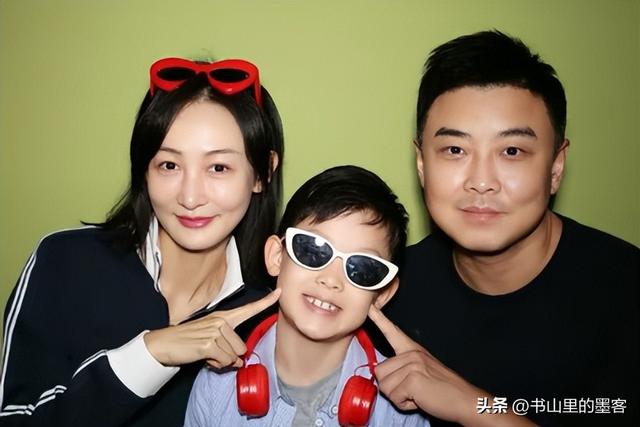 王皓憔悴苍老，两鬓发白，全力托举王楚钦，自己的两个儿子顾不上