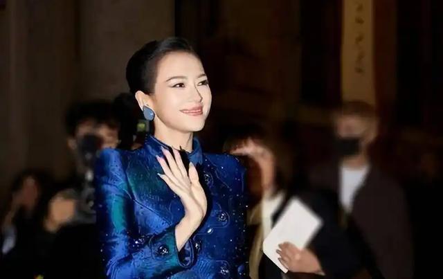 离春节不到两个月,46岁章子怡再次官宣喜讯,撕碎汪峰仅剩的体面