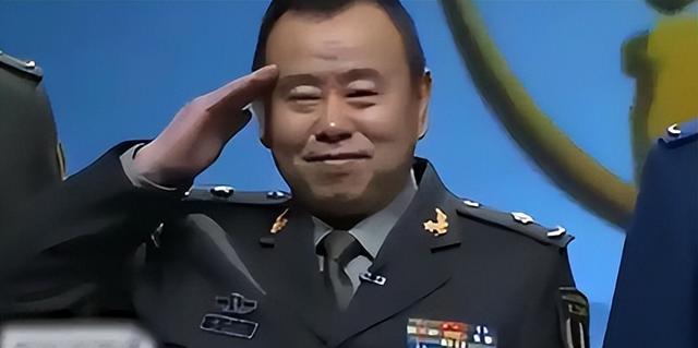 4个老婆，全家移民	，享受正师级待遇，潘长江身上哪个标签是真的