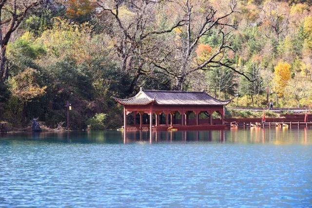 天池「初妆」，素颜静好