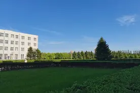 荒唐！居然有人建议向无房市民征收房产税，三套房以上者可不交税图片