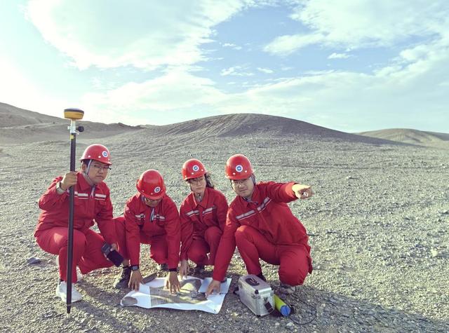 月薪8000留不住人，牧民靠万亩草场维生，新疆的上限下限超乎想象